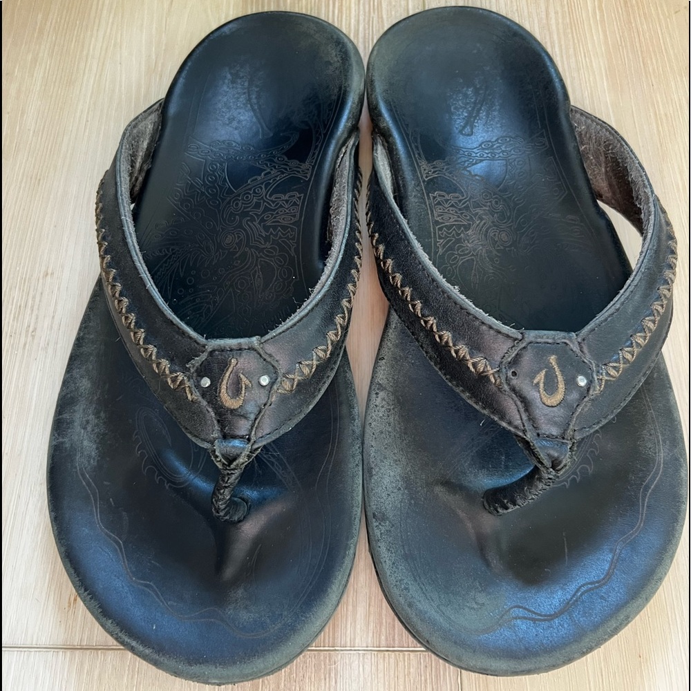 OluKai leather sandals
